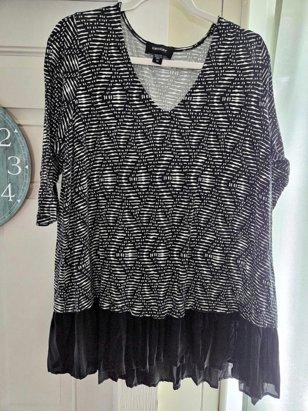 Karen Kane Abstract Tunic in Black & White XL Like New